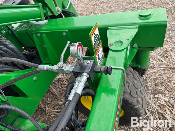 2013-john-deere-1990-image-19