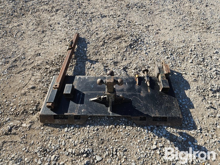 skid-steer-receiver-hitch-plate-w/accessories-image-9