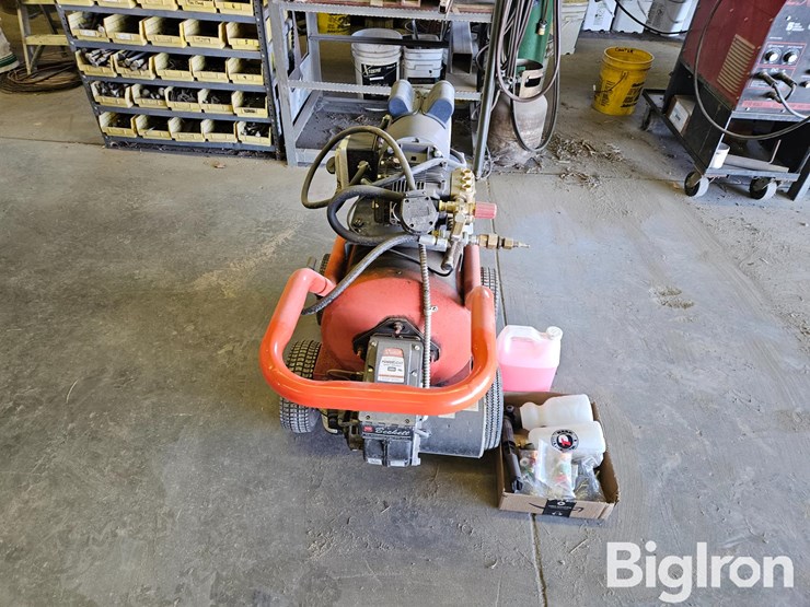 psi-hot-water-pressure-washer-image-3