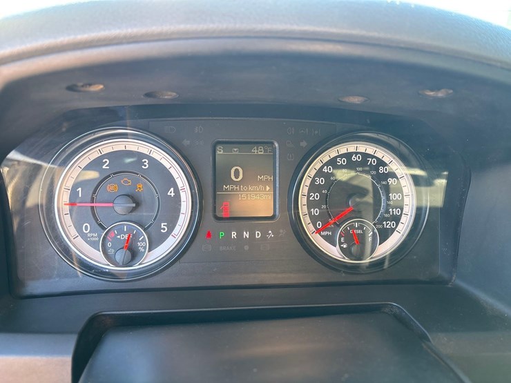 2017-dodge-3500-image-16