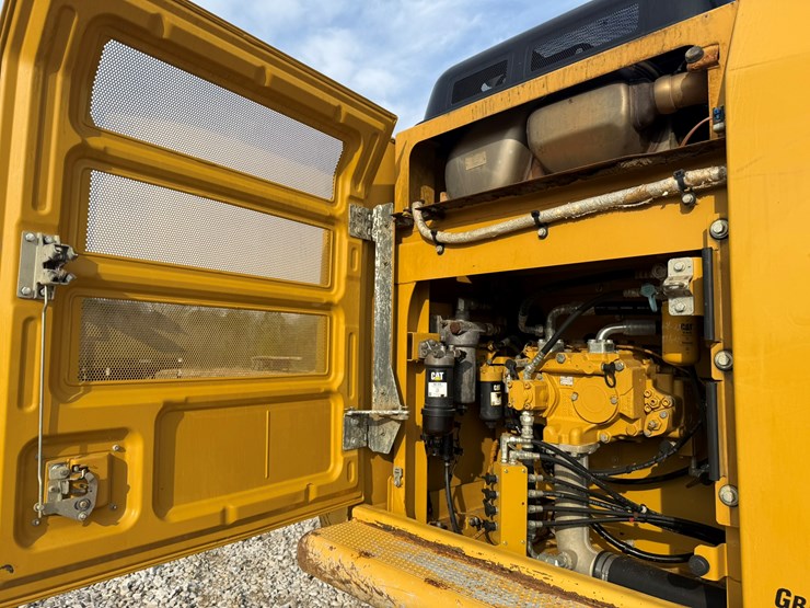 caterpillar-323fl-image-42