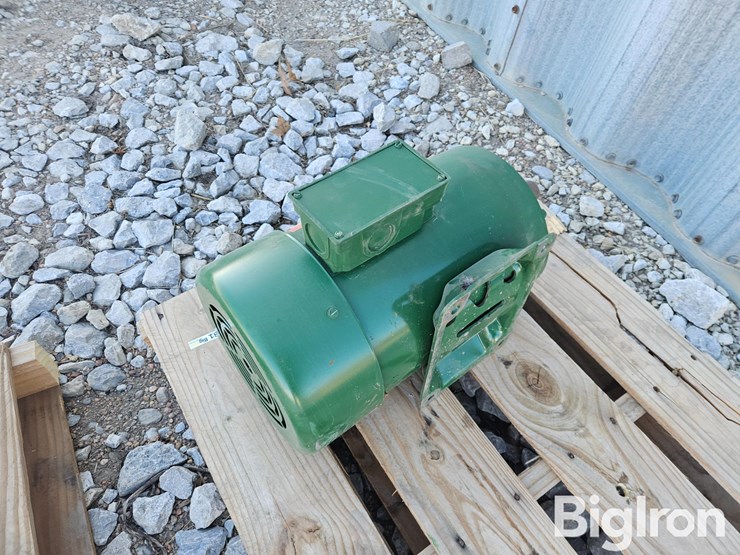 dayton-7.5-hp-electric-motor-image-4