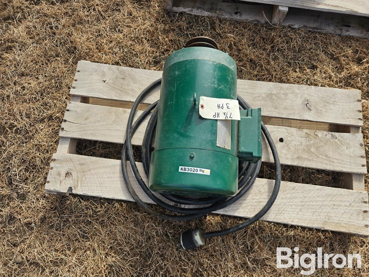 dayton-7.5-hp-3-phase-electric-motor-image-7