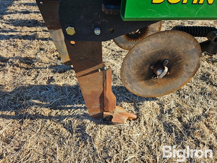 2017-john-deere-2100-image-18