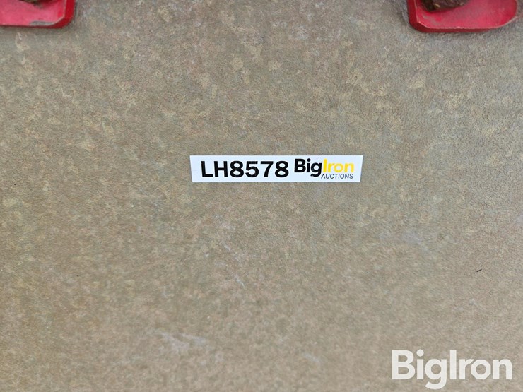 lindsay-nftrax-airless-pivot-tires-image-10