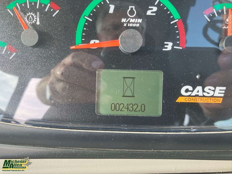 2023-case-580sn-image-22