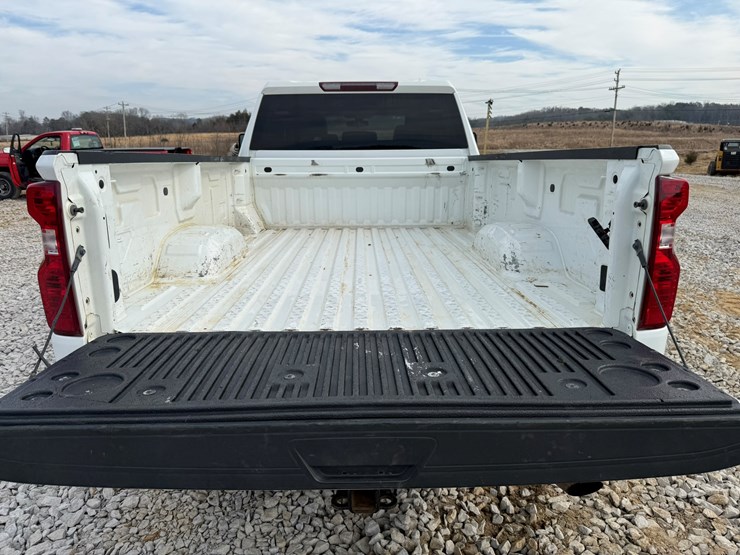 2022-chevrolet-silverado-2500-image-17