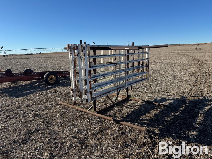 corral-gates-w/storage-rack-image-1