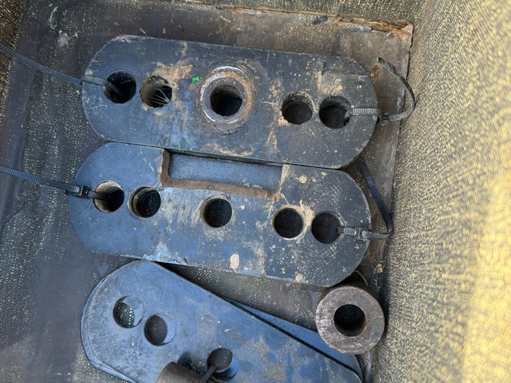 pro-trakker-hydraulic-guidance-hitch-image-18