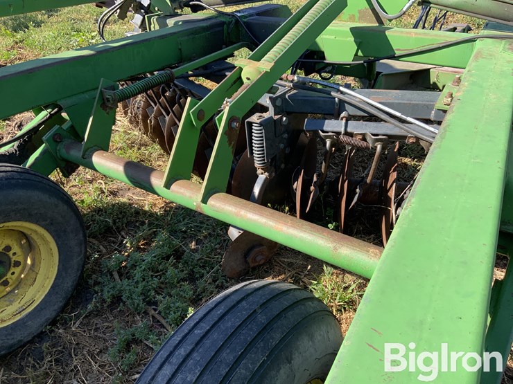 john-deere-630-image-15