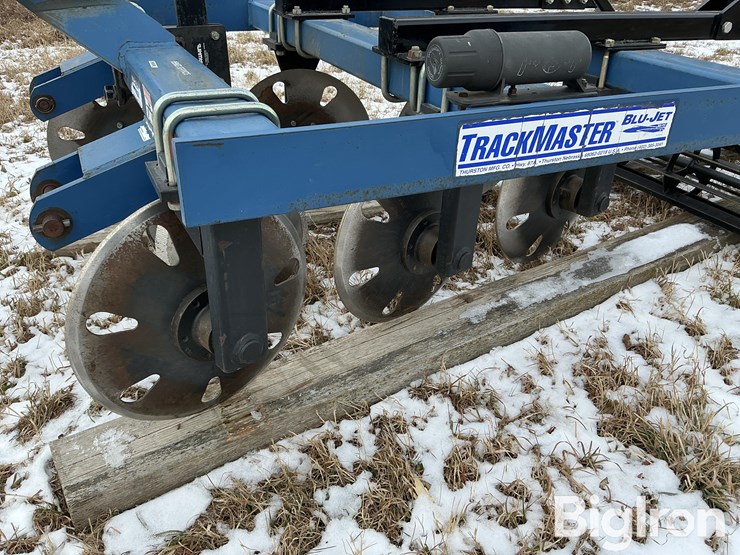 blu-jet-track-closer-image-12