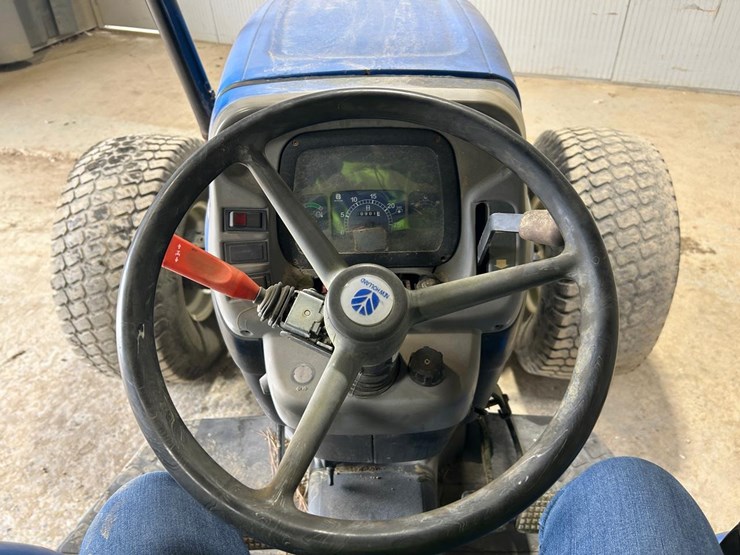 new-holland-tn70-image-23