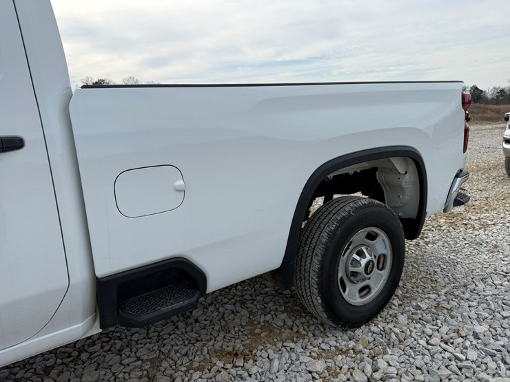 2022-chevrolet-silverado-2500-image-15