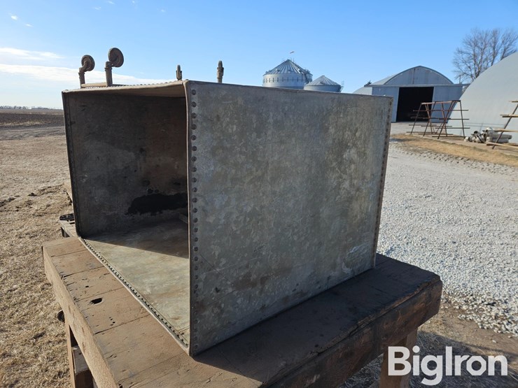 work-bench/rolling-carts-image-11