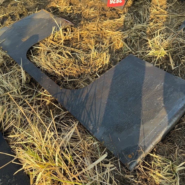 #2827 • Unused Skid Steer Open Center Weldable Quick Attach Plate