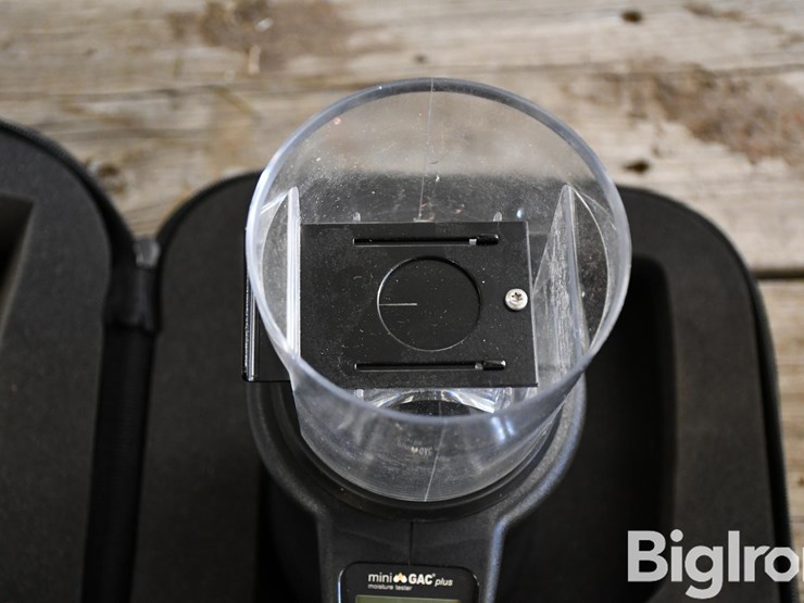 dickey-john-mini-gac-plus-moister-tester-image-10