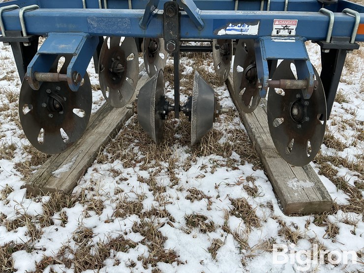 blu-jet-track-closer-image-10