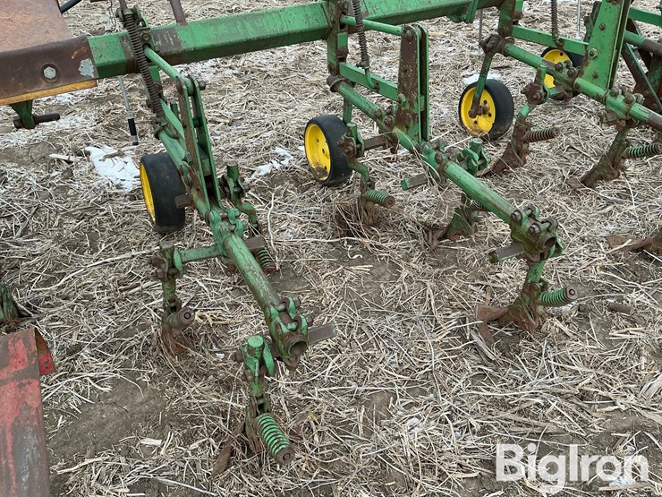 john-deere-cultivator-image-18
