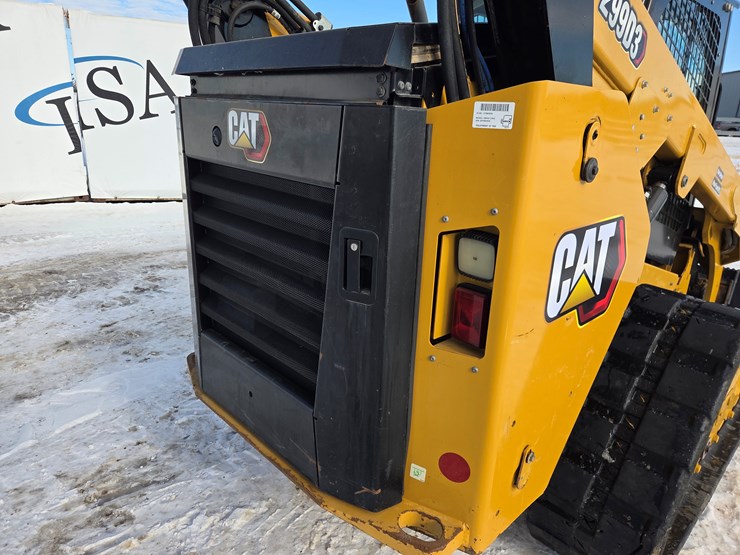 2021-caterpillar-299d3-image-27