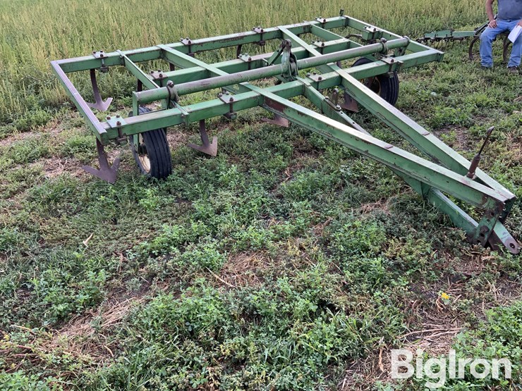 john-deere-100-image-3