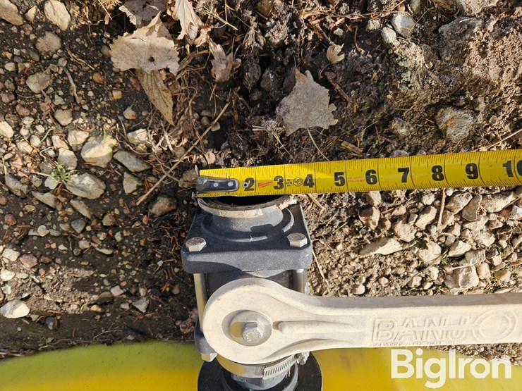 3000-gallon-vertical-poly-holding-tank-image-7