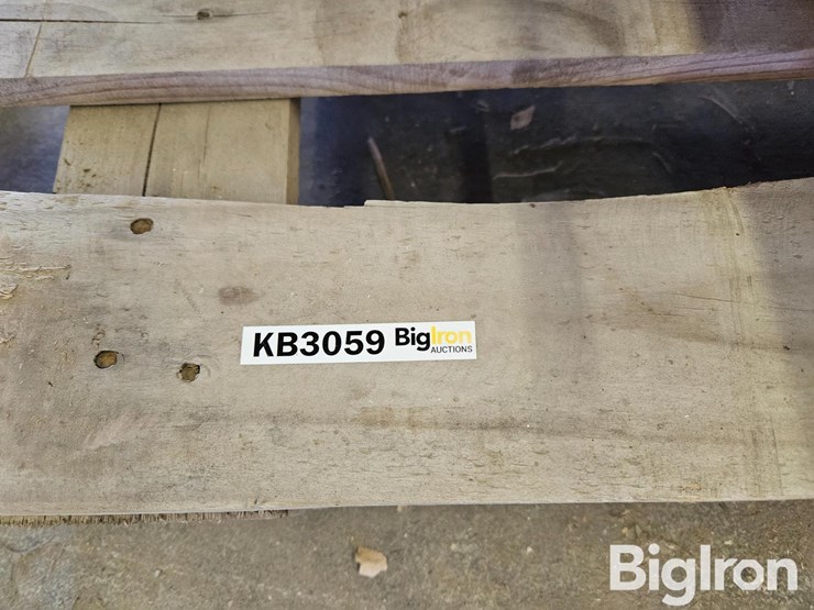 toolboxes,-cd-player,-saw,-hoses,-atv-spreader-image-15