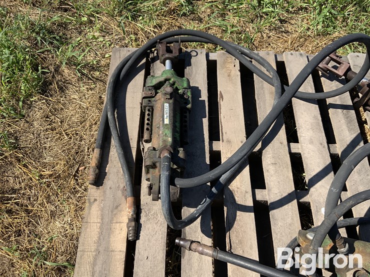 john-deere-hydraulic-cylinder-image-2