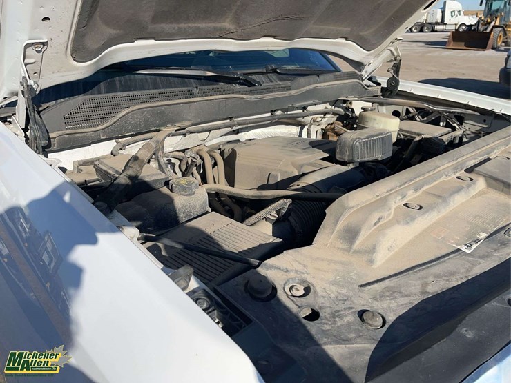 2016-chevrolet-silverado-2500hd-image-24