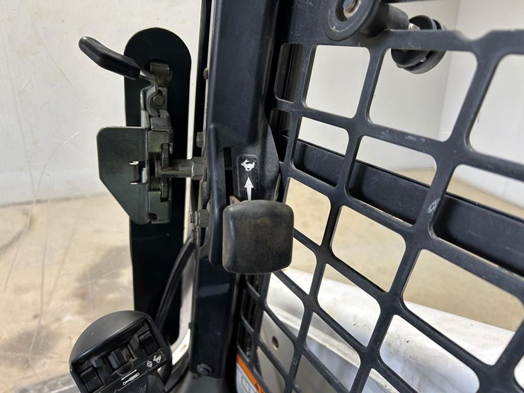 bobcat-t650-image-25