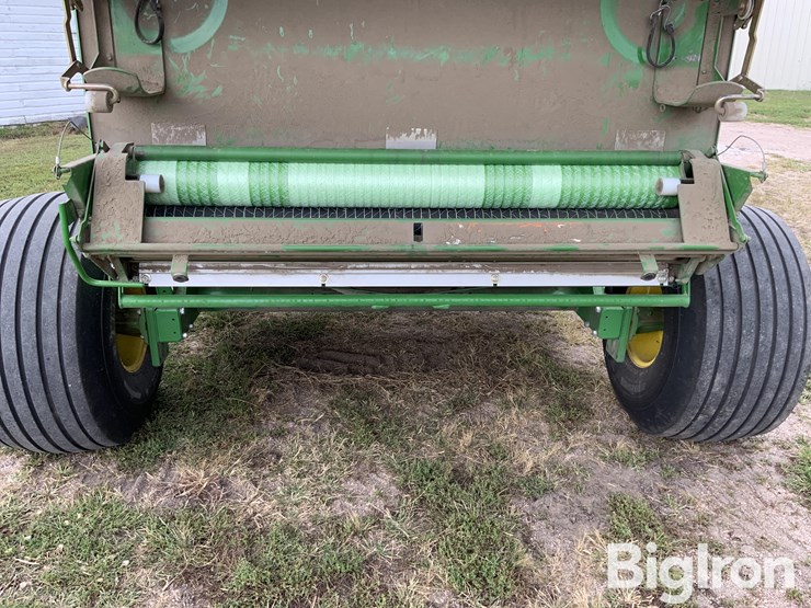 2012-john-deere-568-image-9