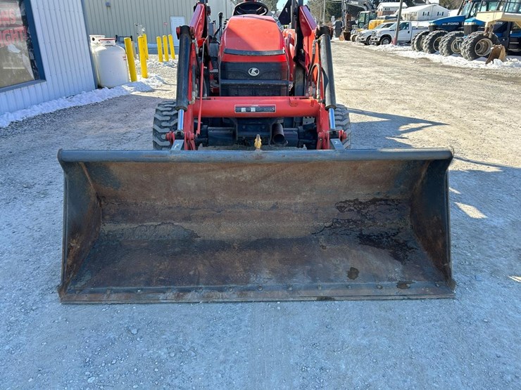 2019-kubota-m62-image-9