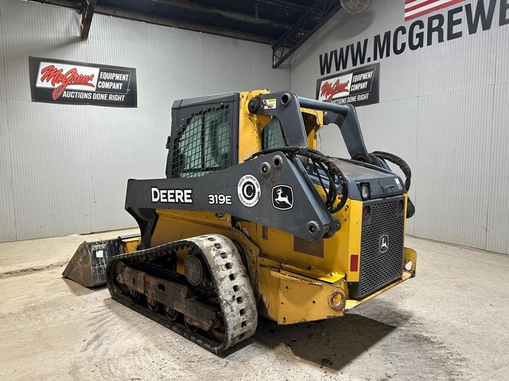 deere-319e-image-2