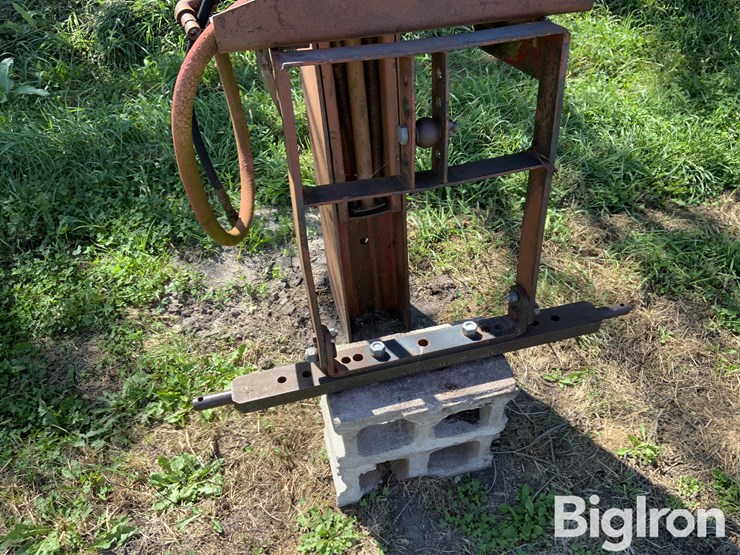 hydraulic-post-driver-image-10