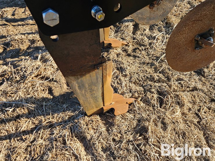 2016-john-deere-2100-image-16