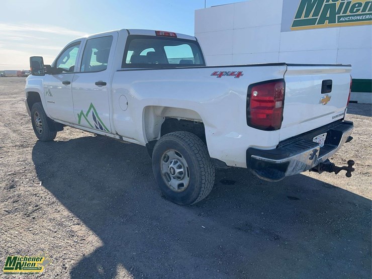 2016-chevrolet-silverado-2500hd-image-3