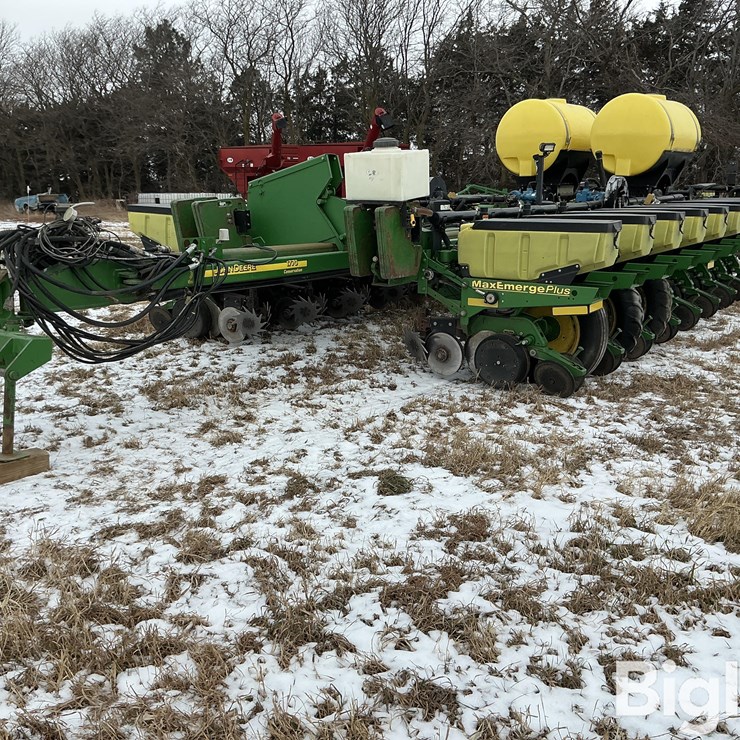 2005 JOHN DEERE 1770