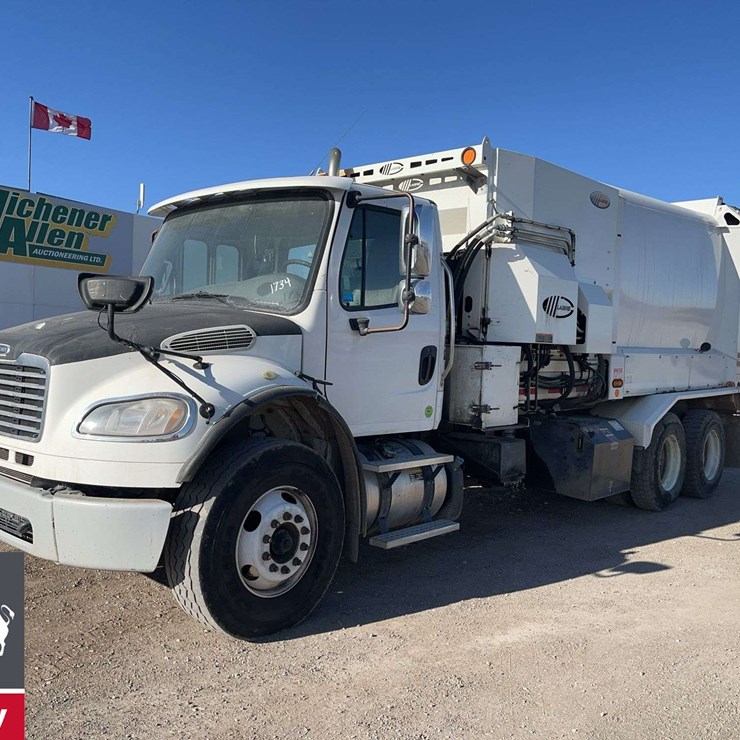 2016 FREIGHTLINER M2 106