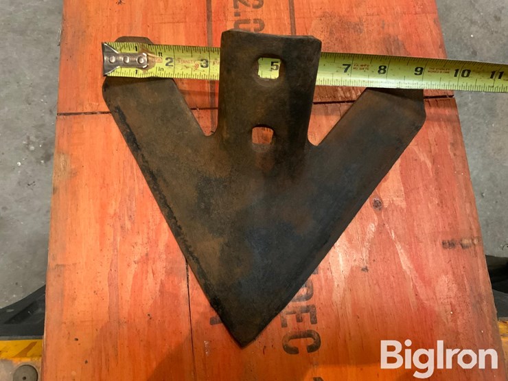 john-deere-cultivator-sweeps-image-9