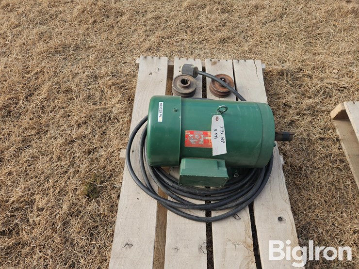 dayton-7.5-hp-3-phase-electric-motor-image-1