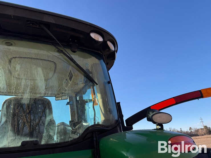 2010-john-deere-8225r-image-16