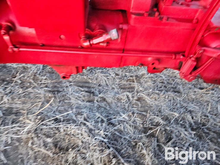 1940-farmall-h-2wd-tractor-image-15