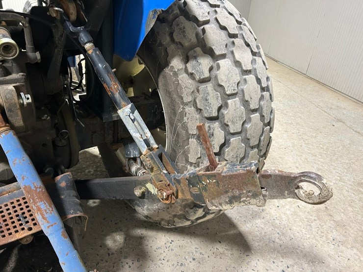 new-holland-tn70-image-14