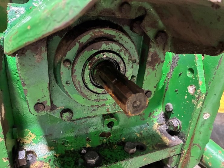john-deere-2940-image-17
