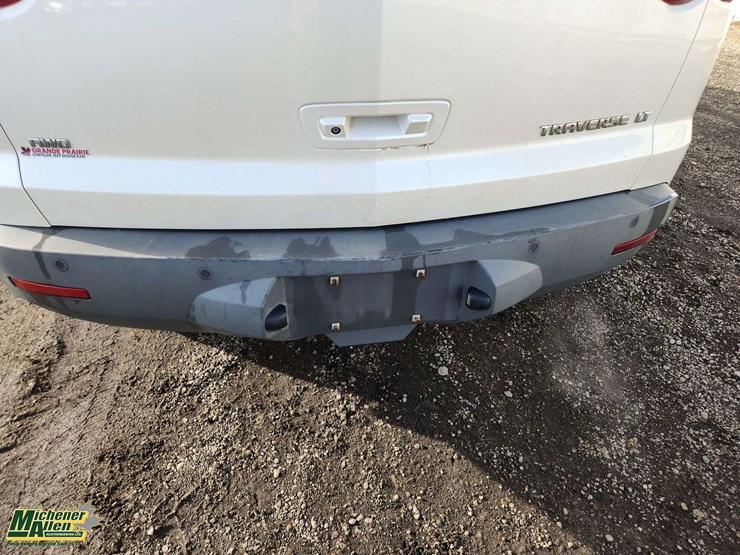 2011-chevrolet-traverse-image-37