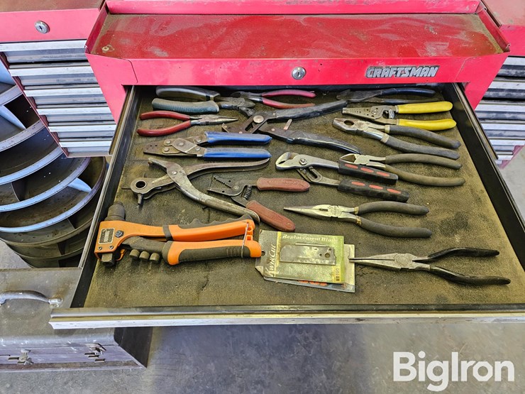 craftsman-steel-rolling-toolboxes-&-tools-image-19