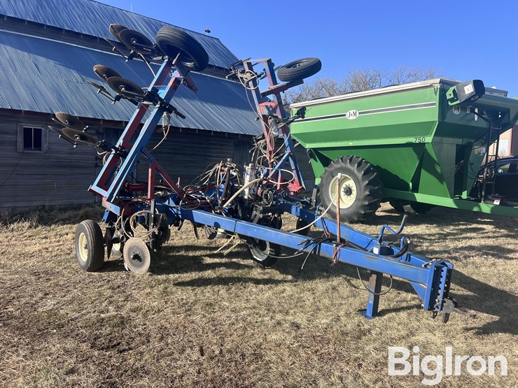 blu-jet-11r30”-pull-type-anhydrous-applicator-image-3