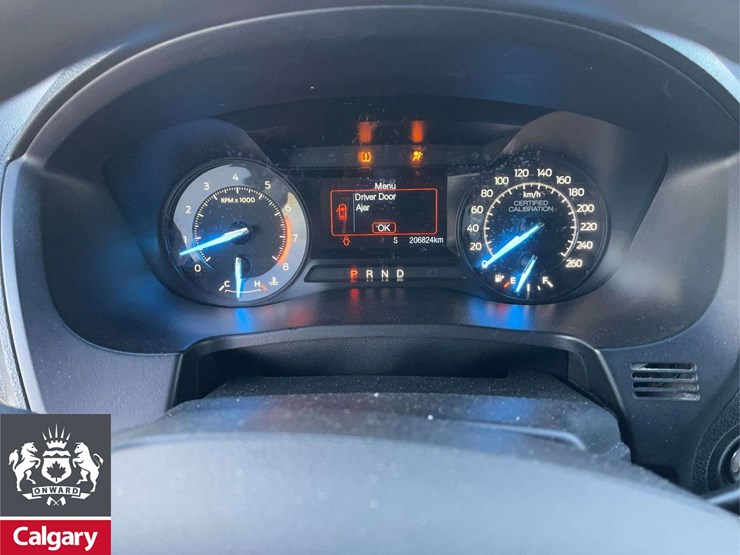 2017-ford-explorer-image-19