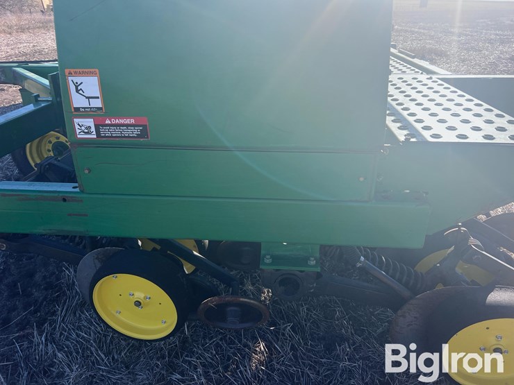 john-deere-750-image-11