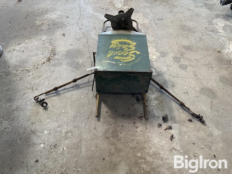 garber-power-grass-seeder-image-6