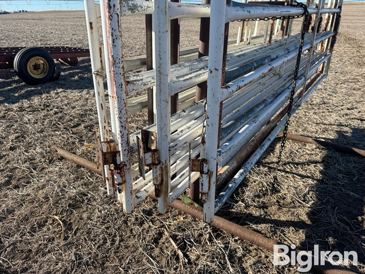 corral-gates-w/storage-rack-image-15